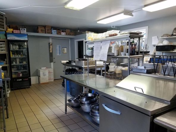 Applewood Apartments and Restaurant: 120 North Rd, Highland, NY 12528